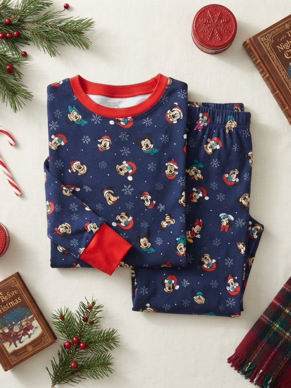 Disney Carter’s Mickey Mouse Christmas Pajama Set Size 5/5A